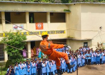 चमियाला के इंटर कॉलेज में विद्यार्थियों को सिखाये गए आपदा में बचाव के गुर