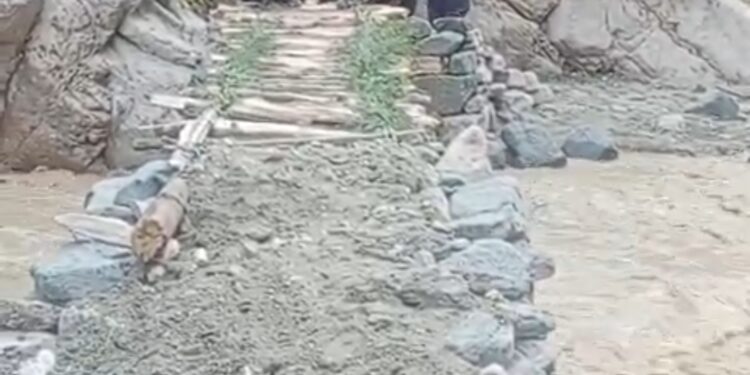 आपदा के बीच राहत: 48 घंटे में बनकर तैयार हुआ गेन्वाली गाड का पुल