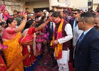 पारंपरिक कुमाऊँनी होली के रंगों में सरबोर हुए मुख्यमंत्री पुष्कर सिंह धामी