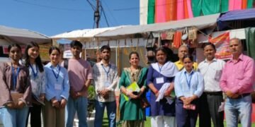 धर्मानंद उनियाल राजकीय महाविद्यालय नरेंद्रनगर के पत्रकारिता एवं जनसंचार, अर्थशास्त्र व गृह विज्ञान के स्टूडेंट ने कुंजापुरी मेले का किया दौरा