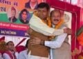 संगठन ने चलाया सोटा, तो विधायक शक्तिलाल जी ने दर्शनलाल आर्य को मंच पर भेंटा!