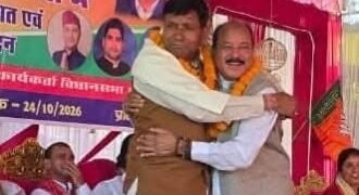 संगठन ने चलाया सोटा, तो विधायक शक्तिलाल जी ने दर्शनलाल आर्य को मंच पर भेंटा!