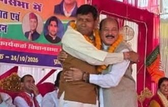 संगठन ने चलाया सोटा, तो विधायक शक्तिलाल जी ने दर्शनलाल आर्य को मंच पर भेंटा!